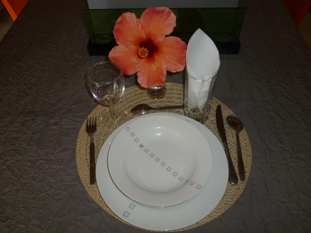 Chez Clenya Guesthouse La Ferme ภายนอก รูปภาพ