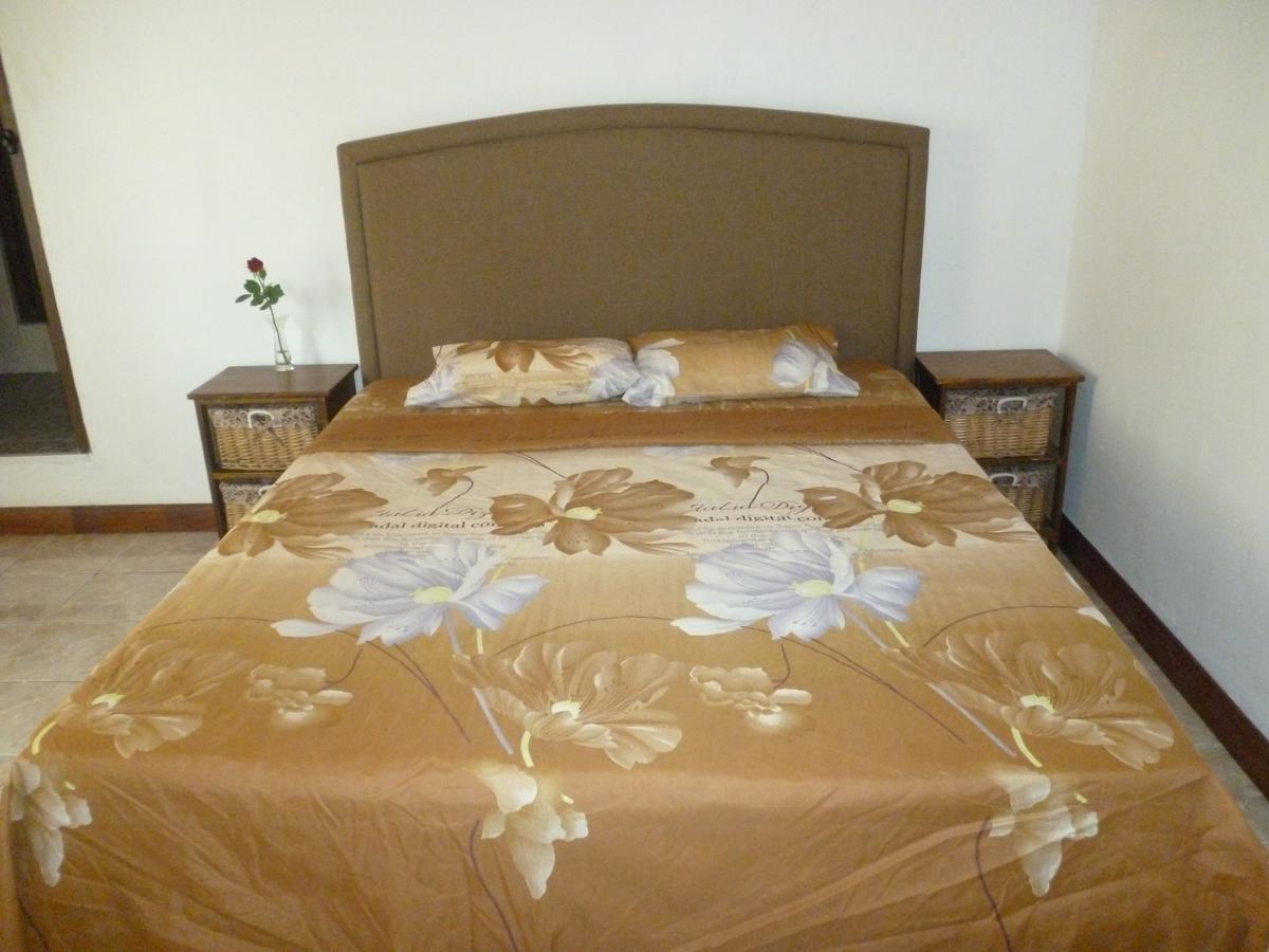 Chez Clenya Guesthouse La Ferme ภายนอก รูปภาพ
