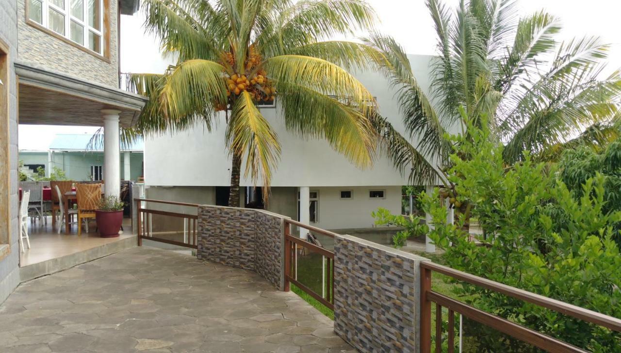 Chez Clenya Guesthouse La Ferme ภายนอก รูปภาพ