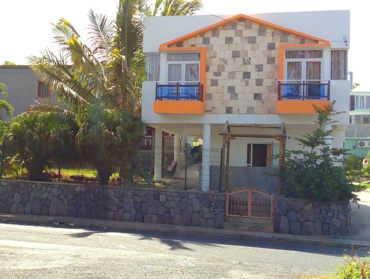Chez Clenya Guesthouse La Ferme ภายนอก รูปภาพ